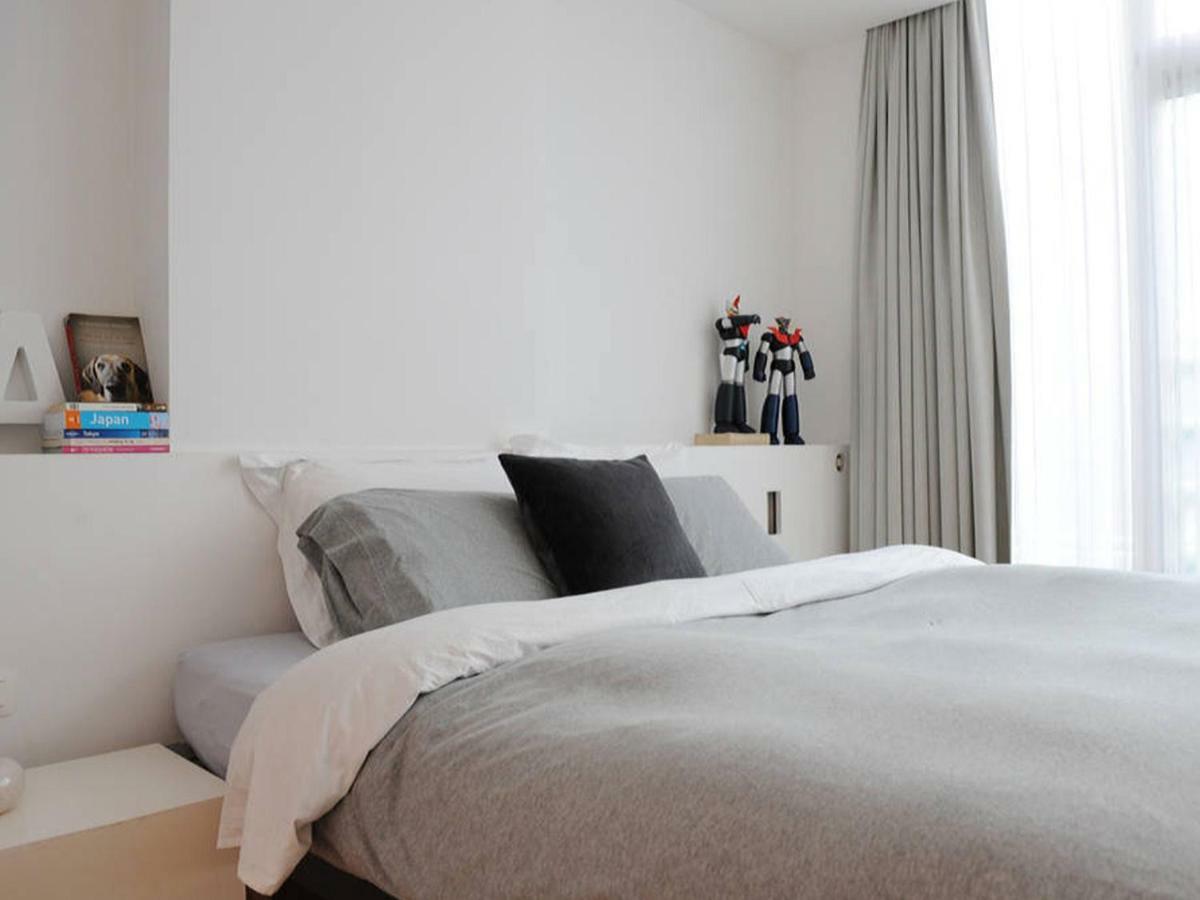 Minimalistic In Premium Location Appartement Brussel Buitenkant foto
